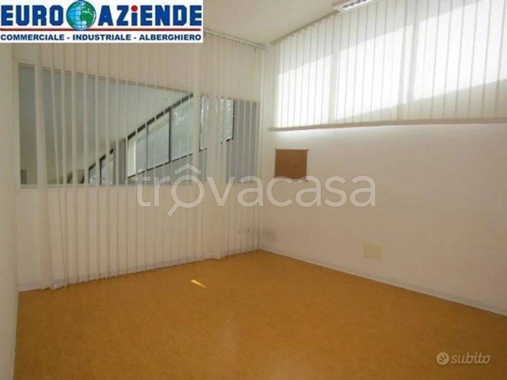 negozio in affitto a Catania in zona San Giuseppe la Rena