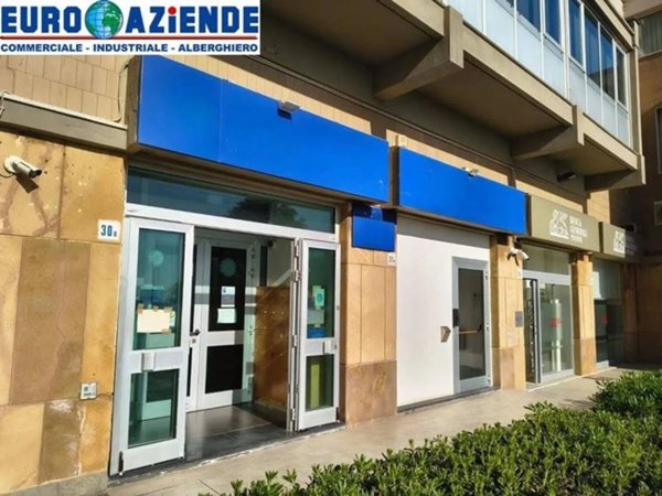 negozio in affitto a Catania in zona Ognina