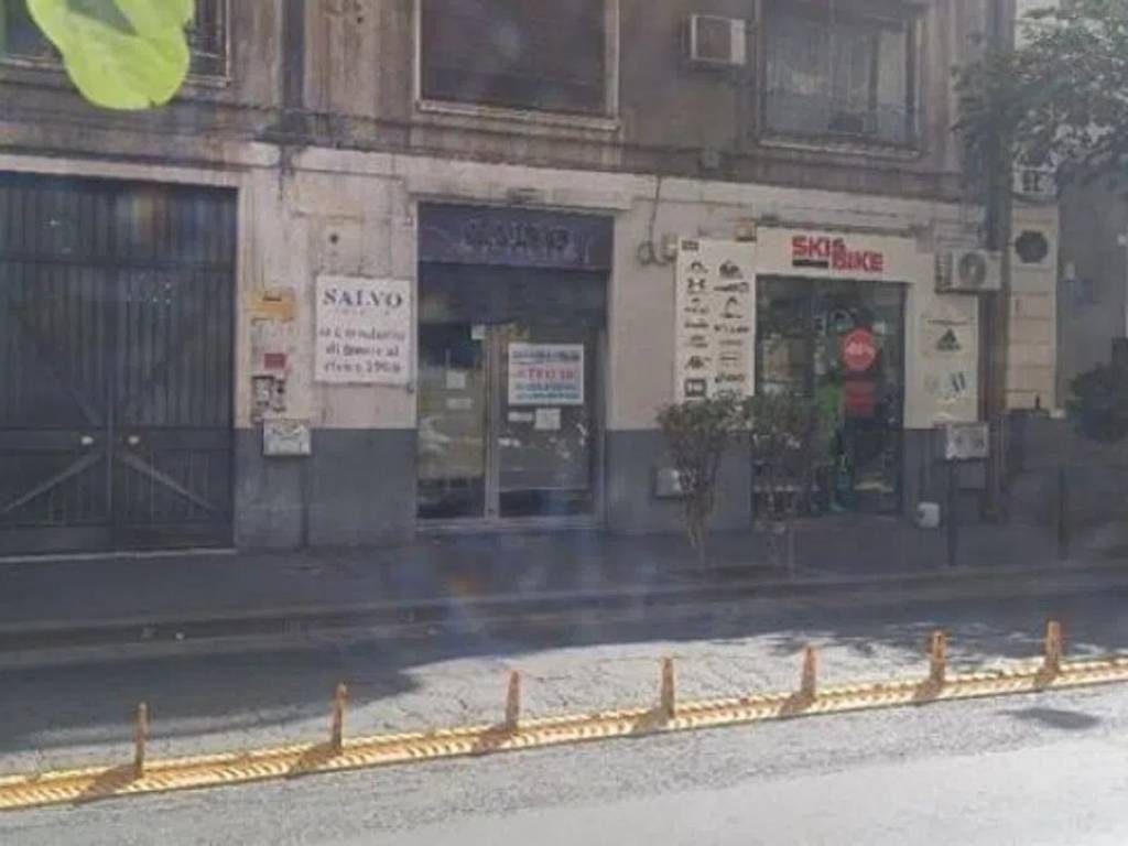 negozio in affitto a Catania