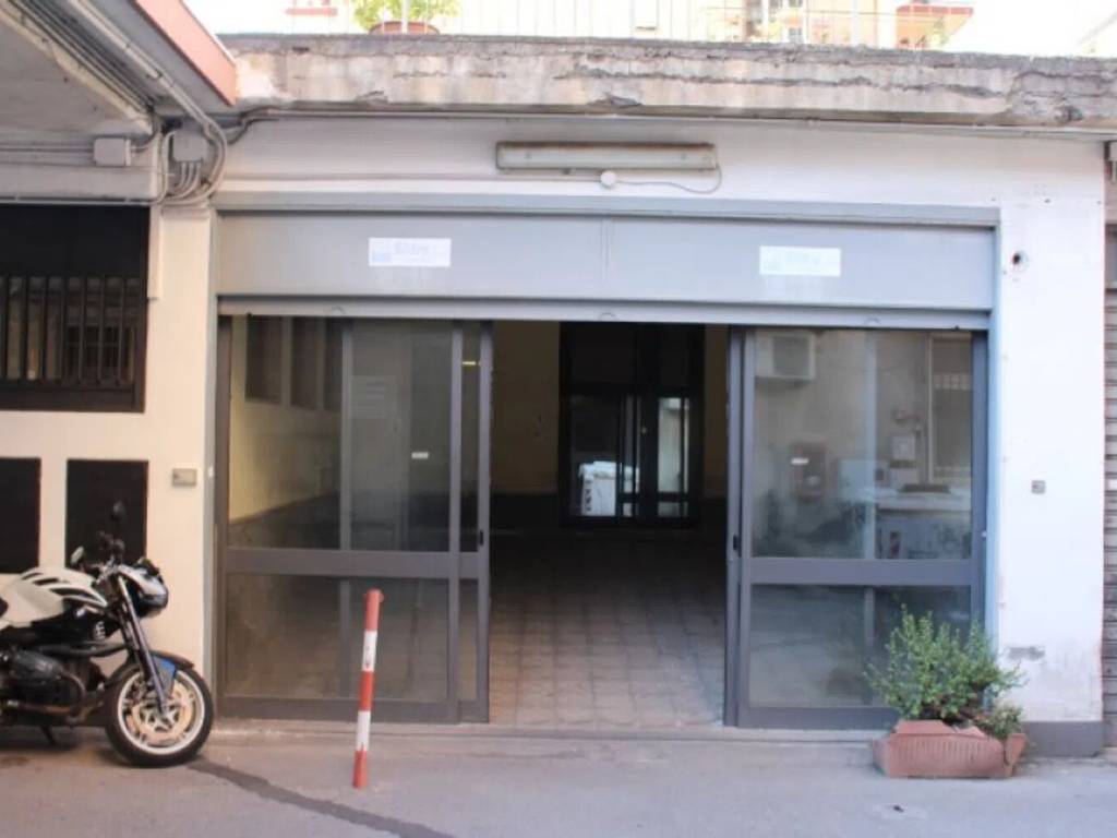 negozio in affitto a Catania