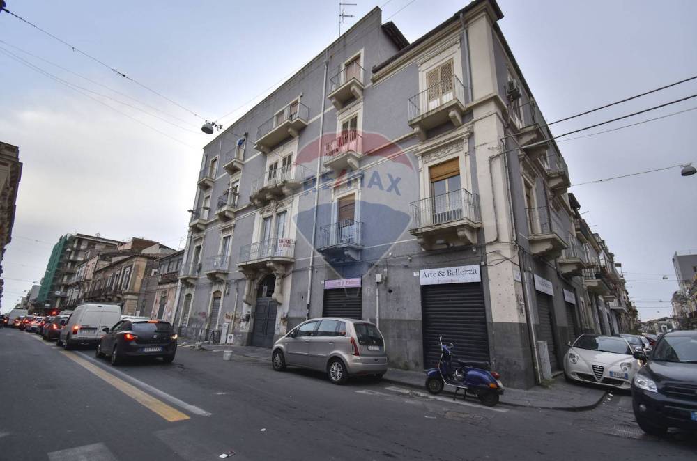 negozio in affitto a Catania in zona Centro Storico