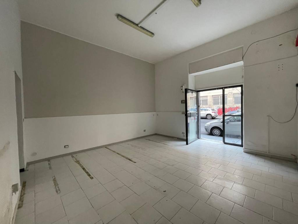 negozio in affitto a Catania in zona Cibali