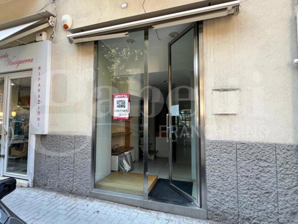 negozio in affitto a Catania