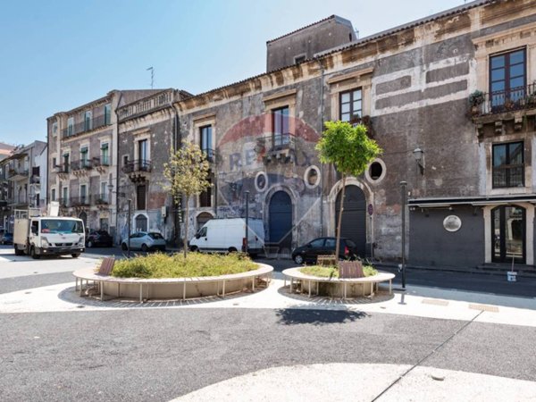 quadrivano in affitto a Catania in zona Centro Storico