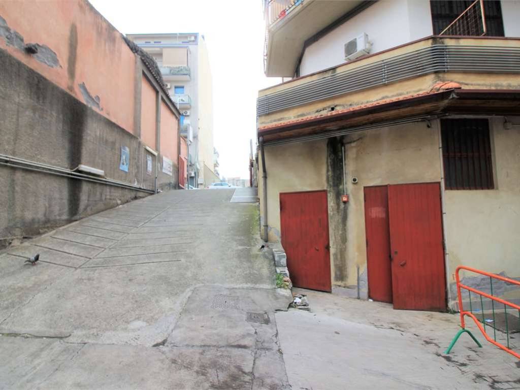 locale commerciale in affitto a Catania