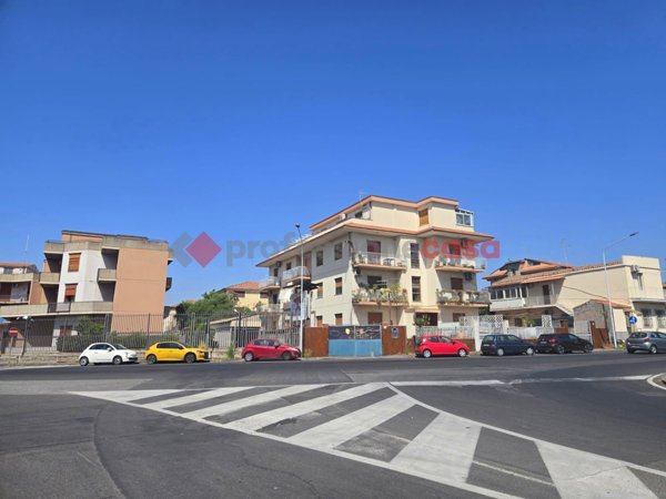 locale di sgombero in affitto a Catania in zona Ognina