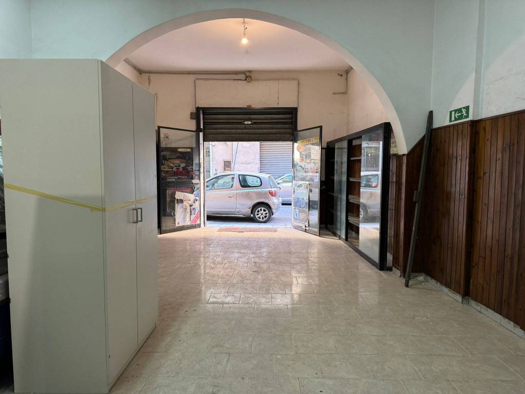 negozio in affitto a Catania