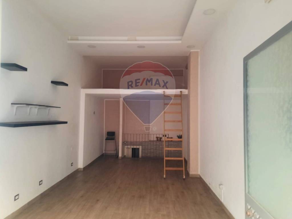 negozio in affitto a Catania