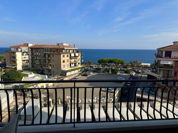appartamento in affitto a Catania in zona Ognina