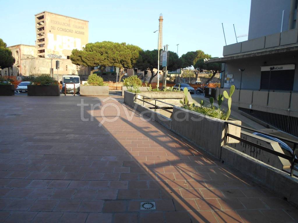 locale commerciale in affitto a Catania