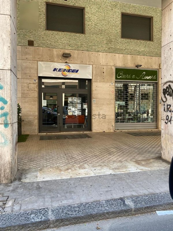 negozio in affitto a Catania
