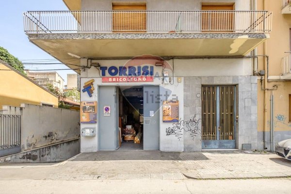 locale commerciale in affitto a Catania