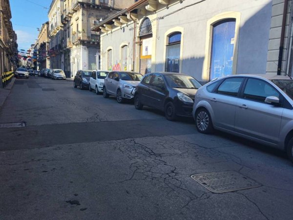 locale commerciale in affitto a Catania