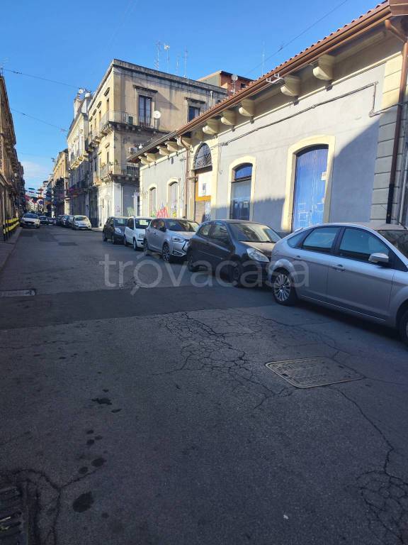 locale commerciale in affitto a Catania