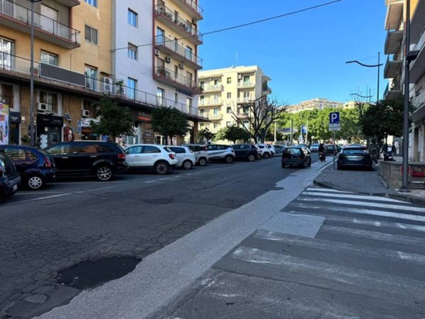 negozio in affitto a Catania in zona Picanello