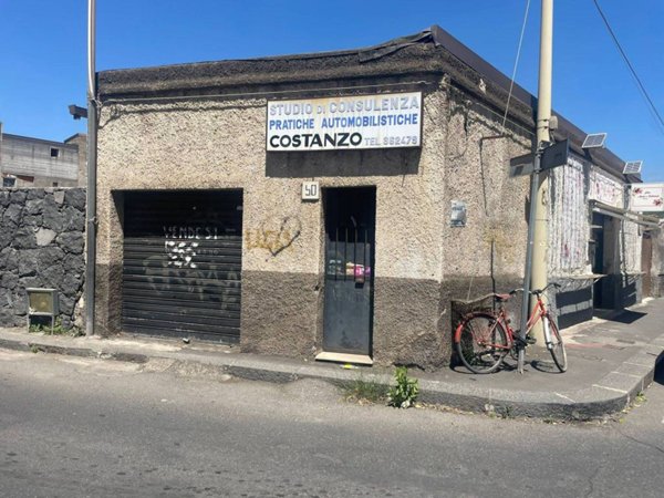 negozio in affitto a Catania