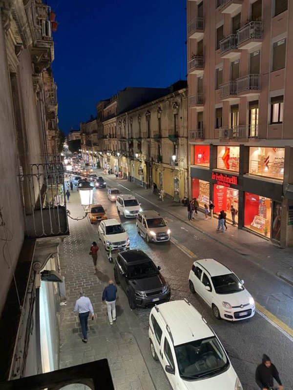 negozio in affitto a Catania in zona Centro Storico