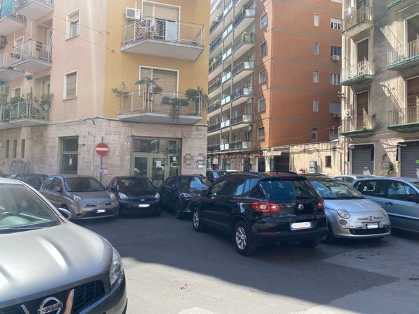 negozio in affitto a Catania