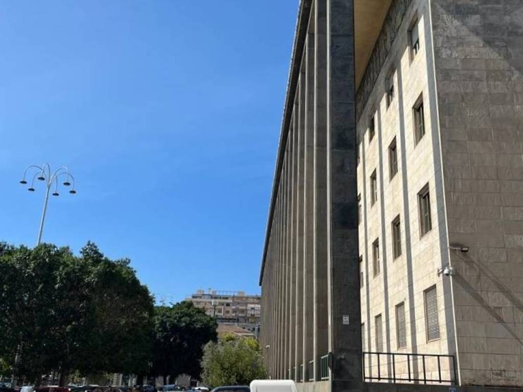 negozio in affitto a Catania
