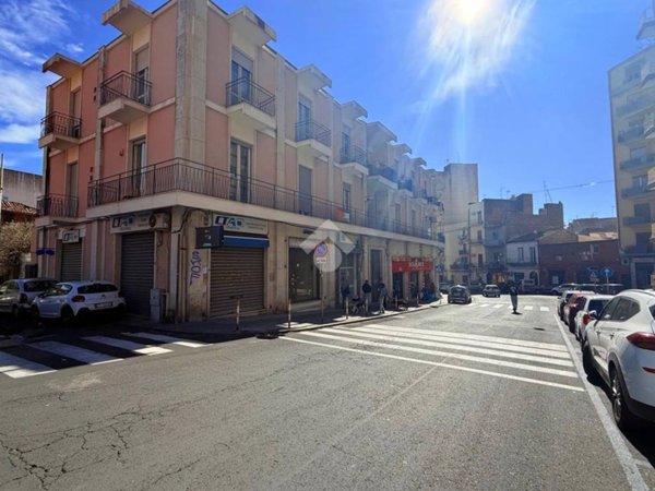 negozio in affitto a Catania