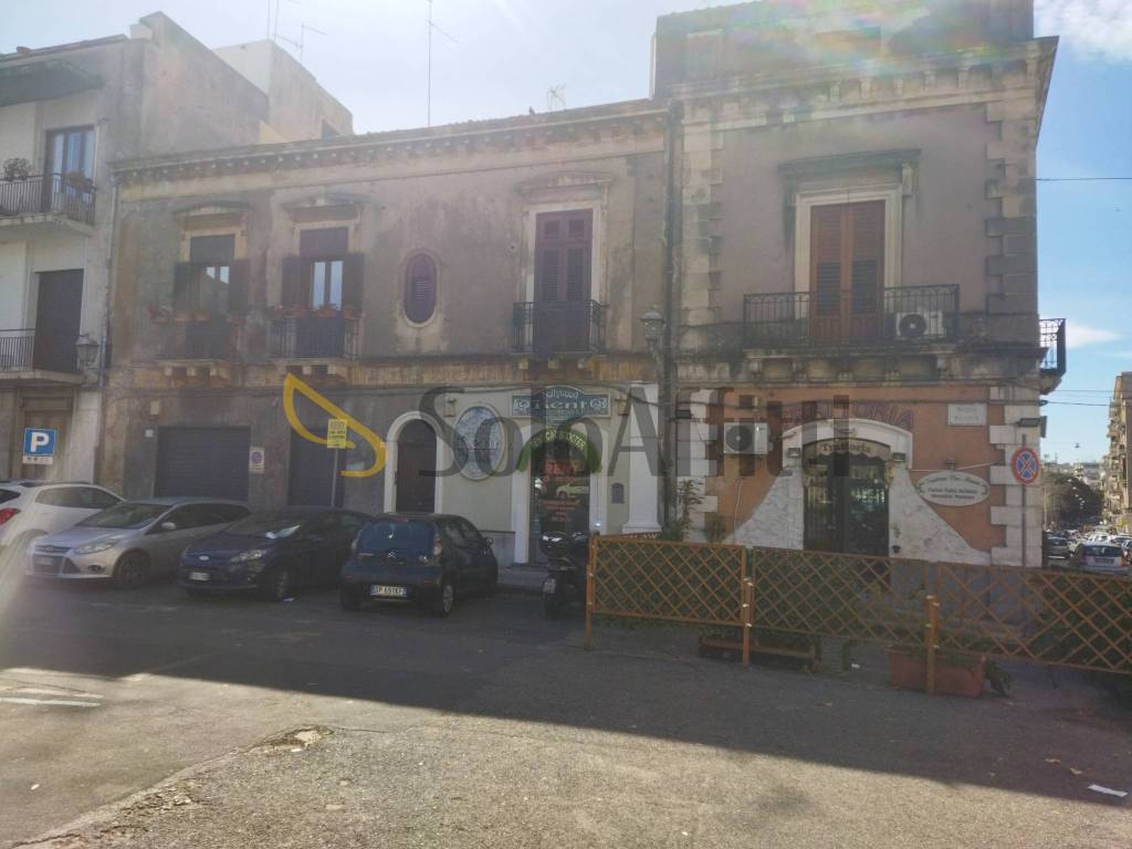 negozio in affitto a Catania