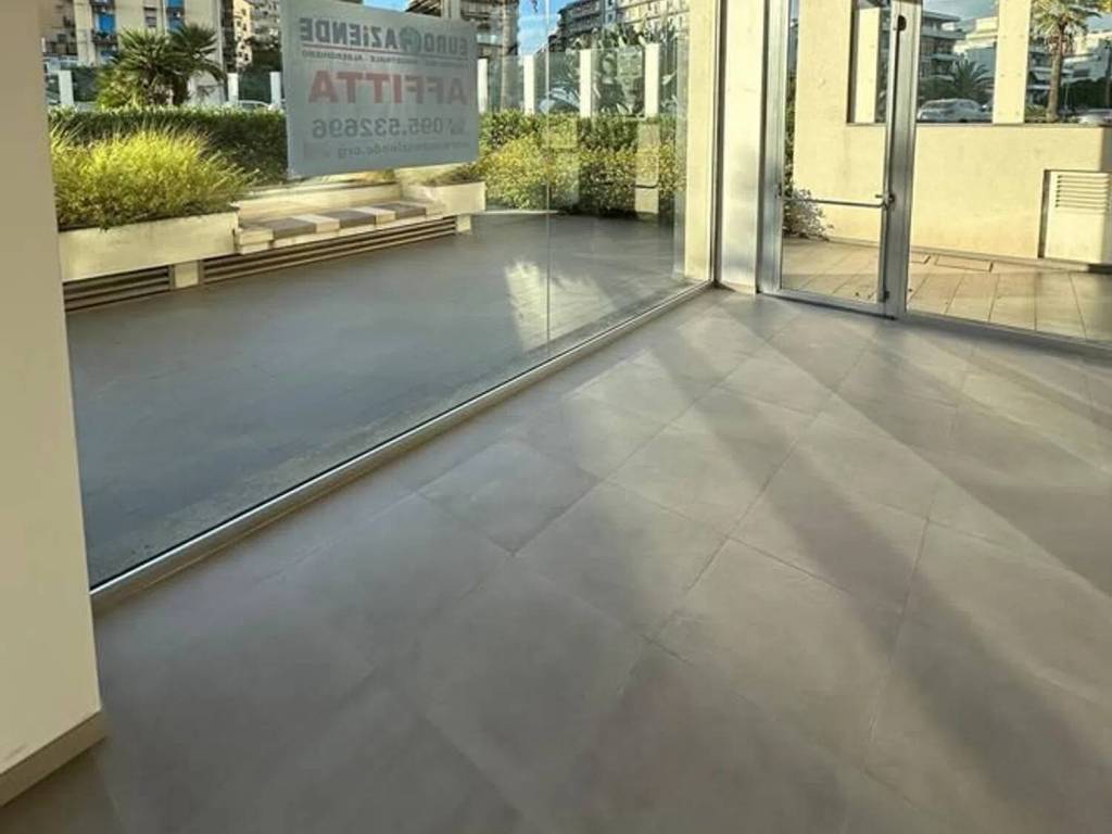 negozio in affitto a Catania