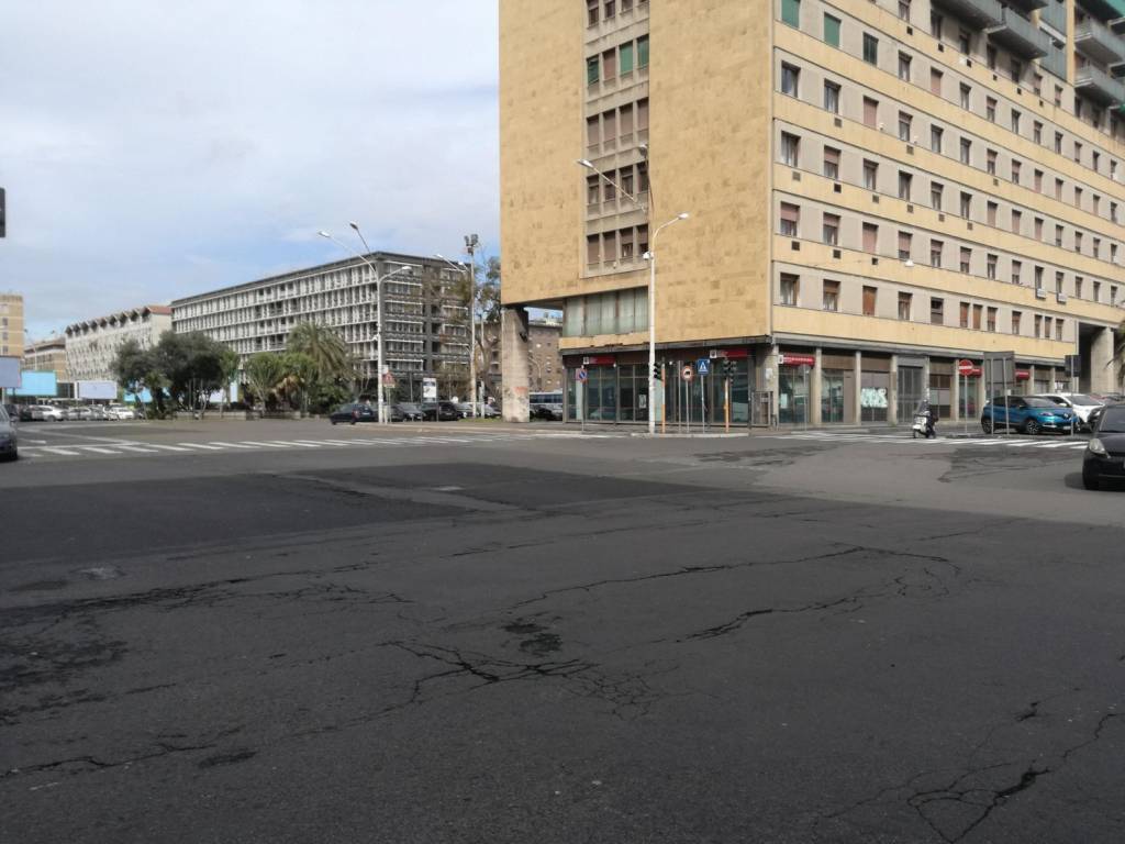 negozio in affitto a Catania