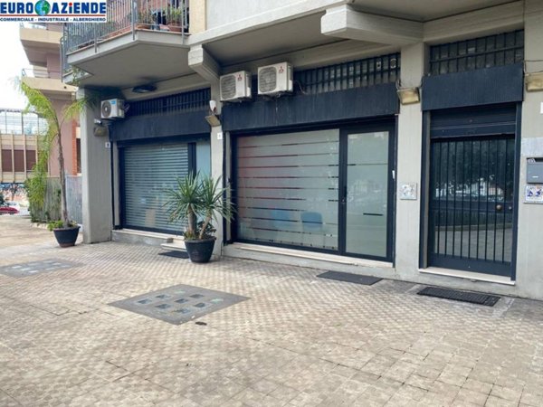 negozio in affitto a Catania in zona Ognina