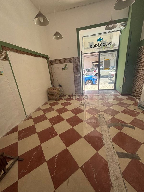 locale commerciale in affitto a Catania