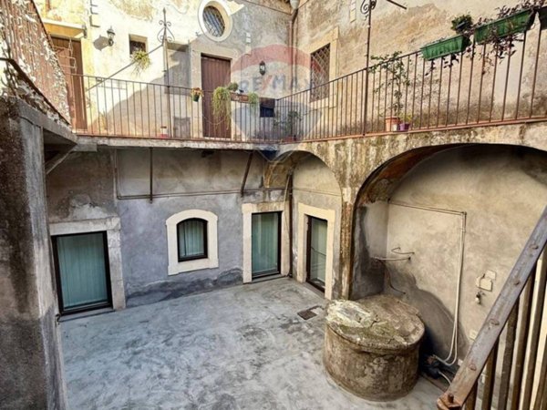 appartamento in affitto a Catania in zona Centro Storico