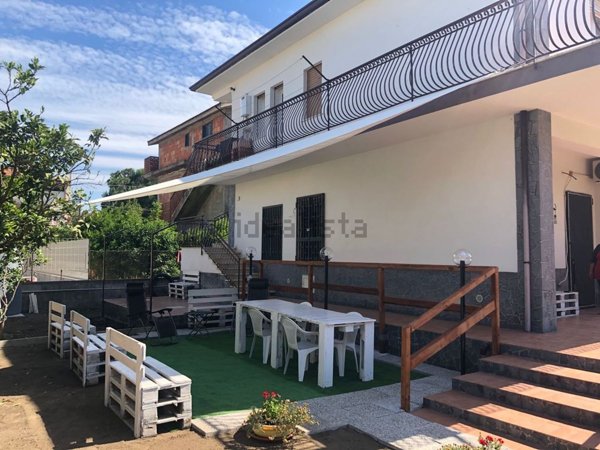 casa indipendente in affitto a Catania