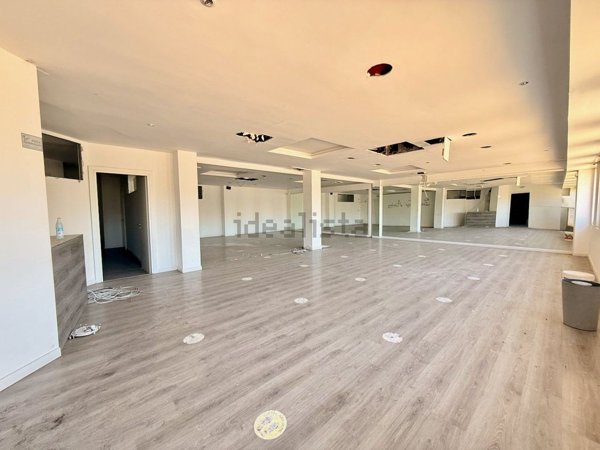 locale commerciale in affitto a Catania in zona Ognina