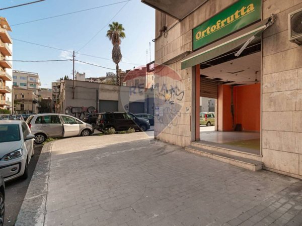 negozio in affitto a Catania