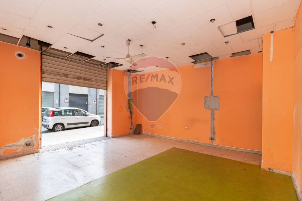 negozio in affitto a Catania