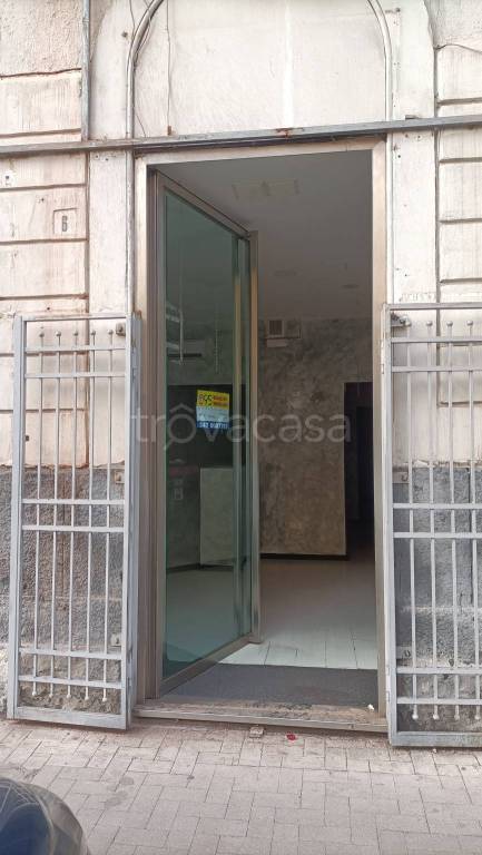 negozio in affitto a Catania