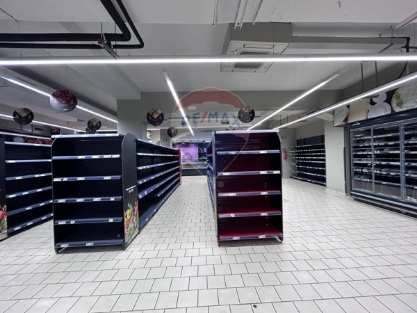 locale commerciale in affitto a Catania