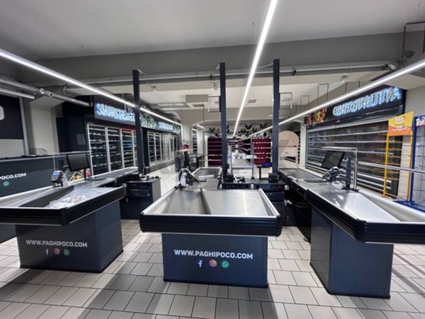 negozio in affitto a Catania