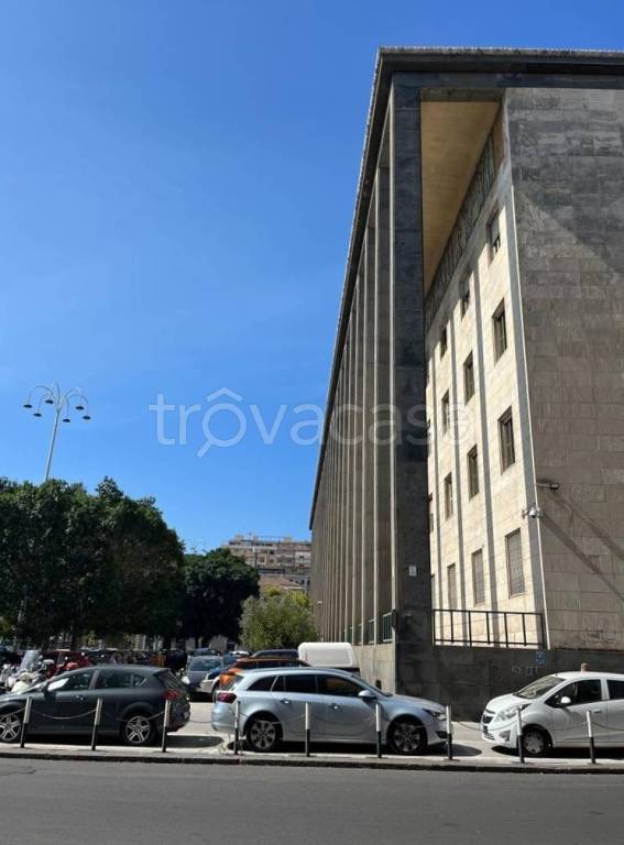 negozio in affitto a Catania