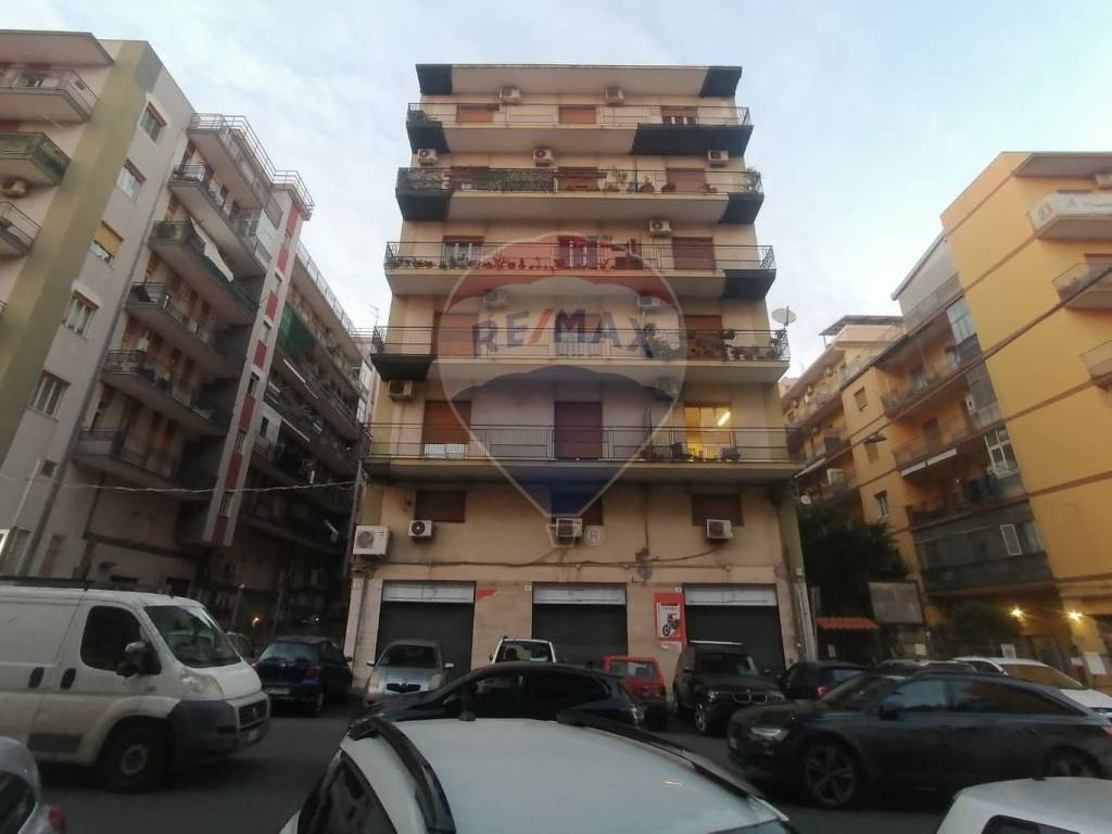 negozio in affitto a Catania