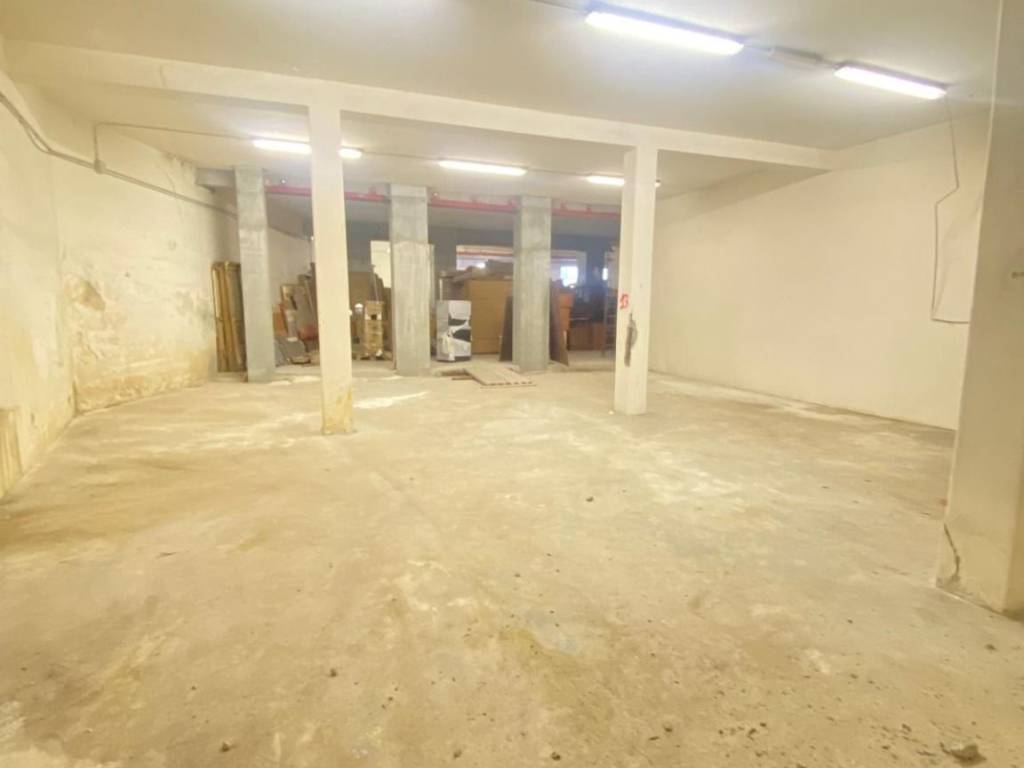 negozio in affitto a Catania