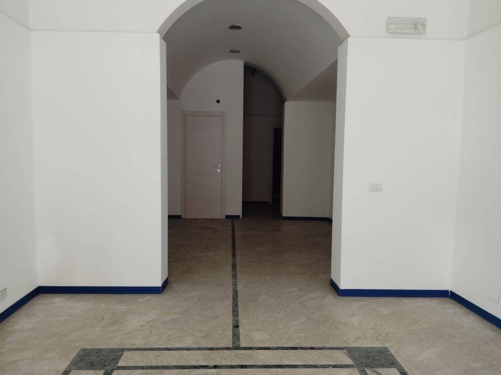 negozio in affitto a Catania