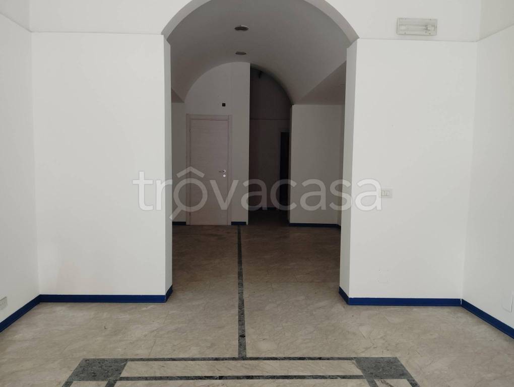 negozio in affitto a Catania