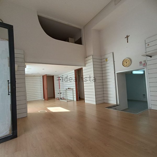 locale commerciale in affitto a Catania