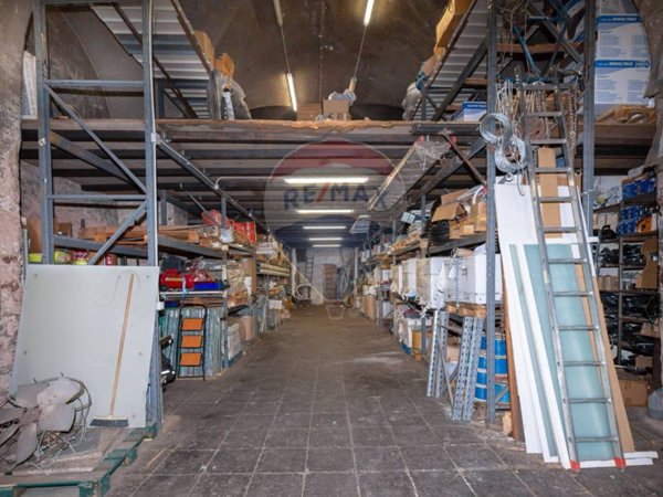 negozio in affitto a Catania in zona Centro Storico