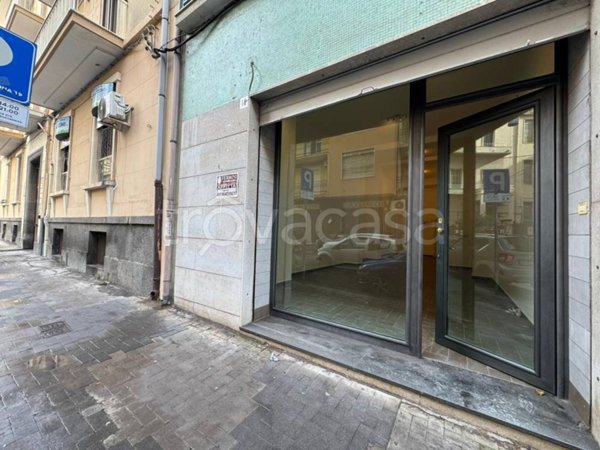 negozio in affitto a Catania