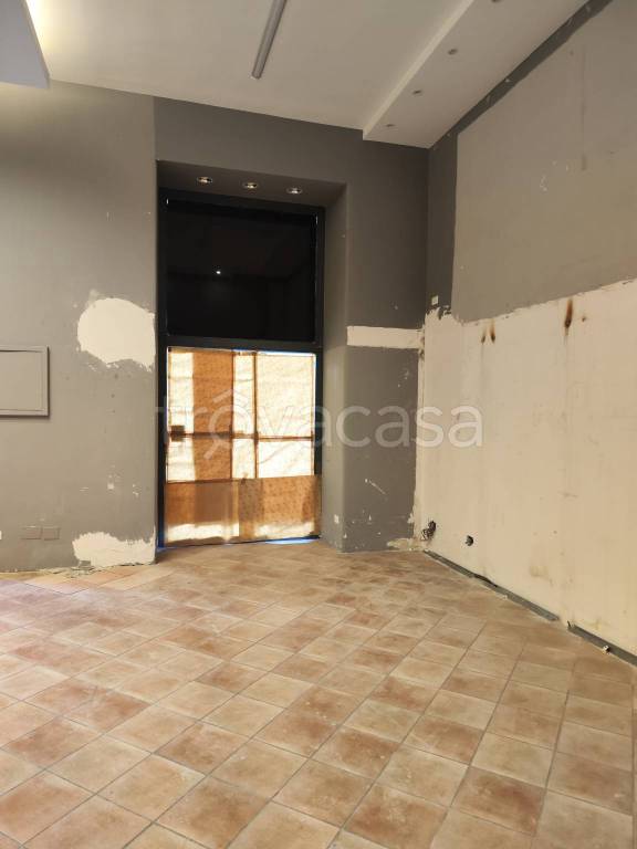 negozio in affitto a Catania in zona Picanello