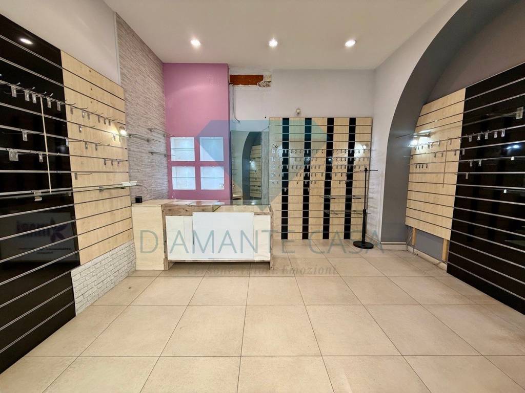 negozio in affitto a Catania in zona Centro Storico