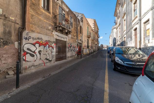 negozio in affitto a Catania in zona Centro Storico