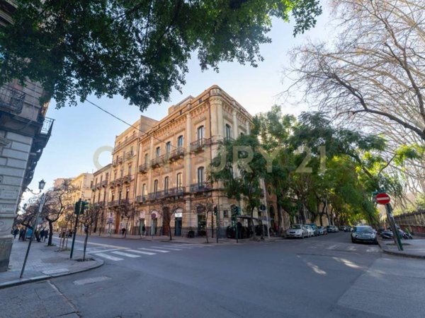 negozio in affitto a Catania