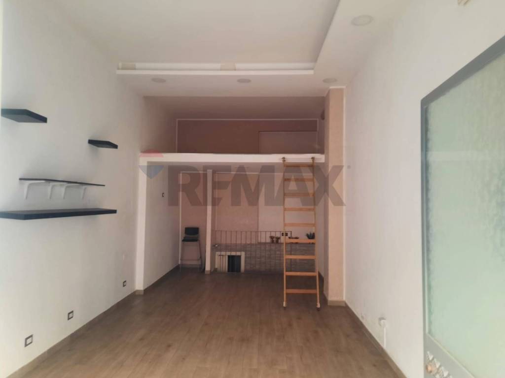 negozio in affitto a Catania